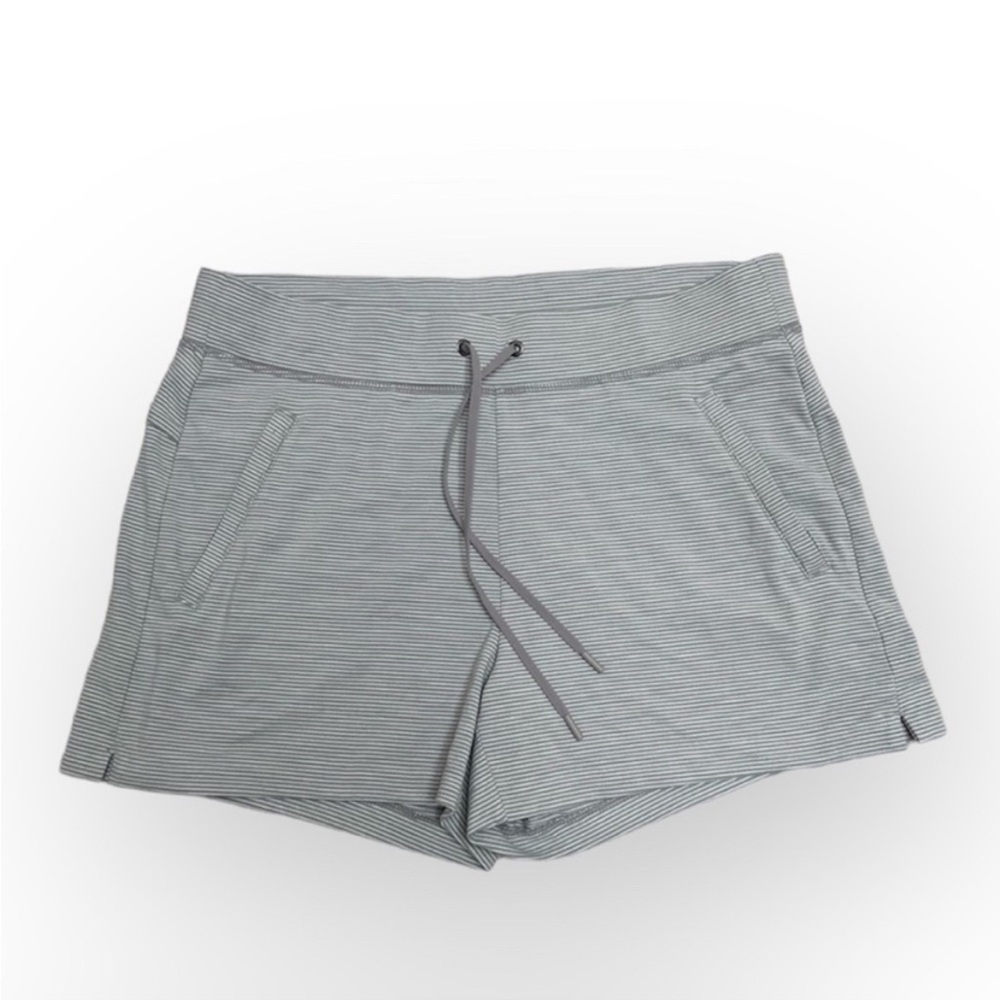 Athleta Striped Modern Metro Shorts Size M